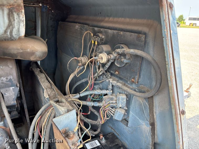image for item ER3203 Ingersoll Rand Spirit-Flo 100 air compressor