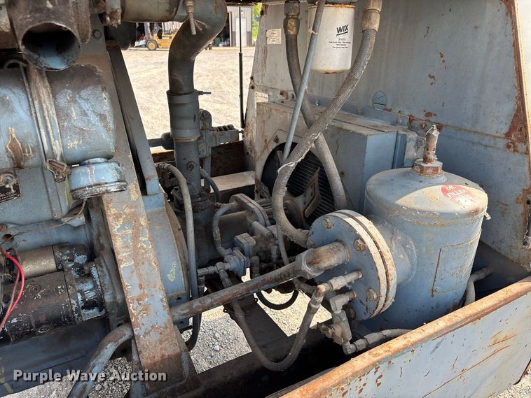 image for item ER3203 Ingersoll Rand Spirit-Flo 100 air compressor