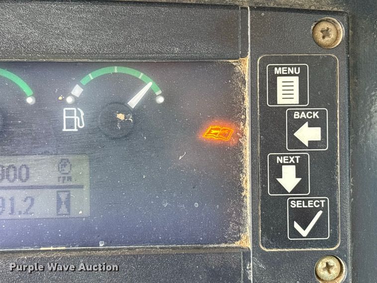 image for item ER3209 2014 John Deere 755K track loader