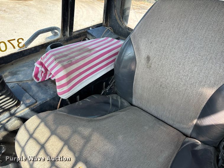 image for item ER3209 2014 John Deere 755K track loader