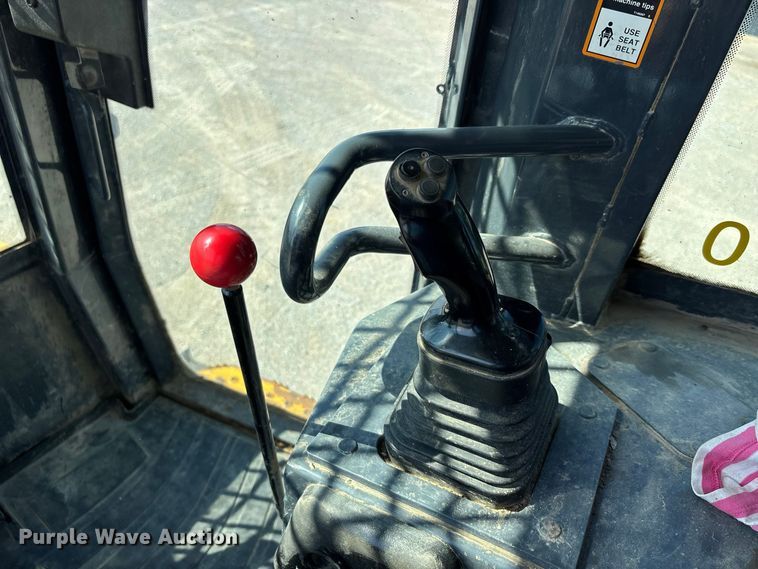 image for item ER3209 2014 John Deere 755K track loader