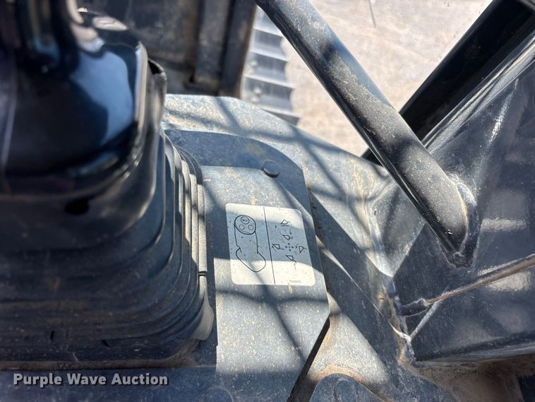 image for item ER3209 2014 John Deere 755K track loader
