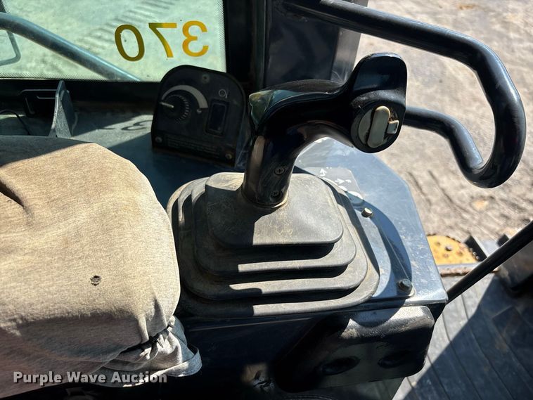 image for item ER3209 2014 John Deere 755K track loader