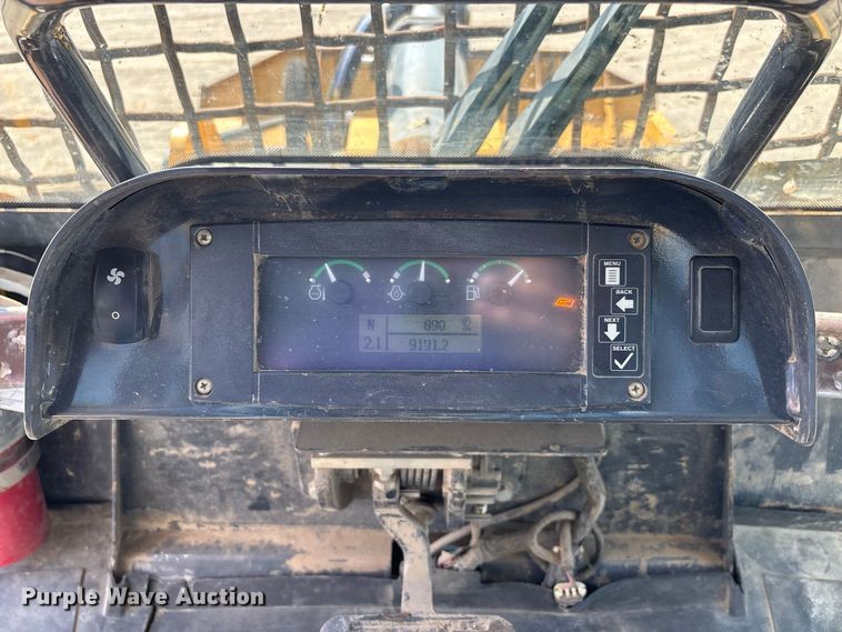 image for item ER3209 2014 John Deere 755K track loader