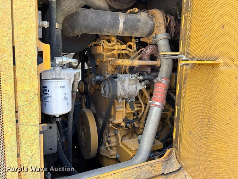 image for item ER3209 2014 John Deere 755K track loader