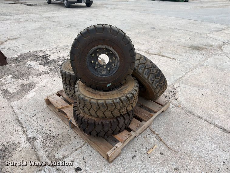 image for item ES6521 (6) tires and wheels