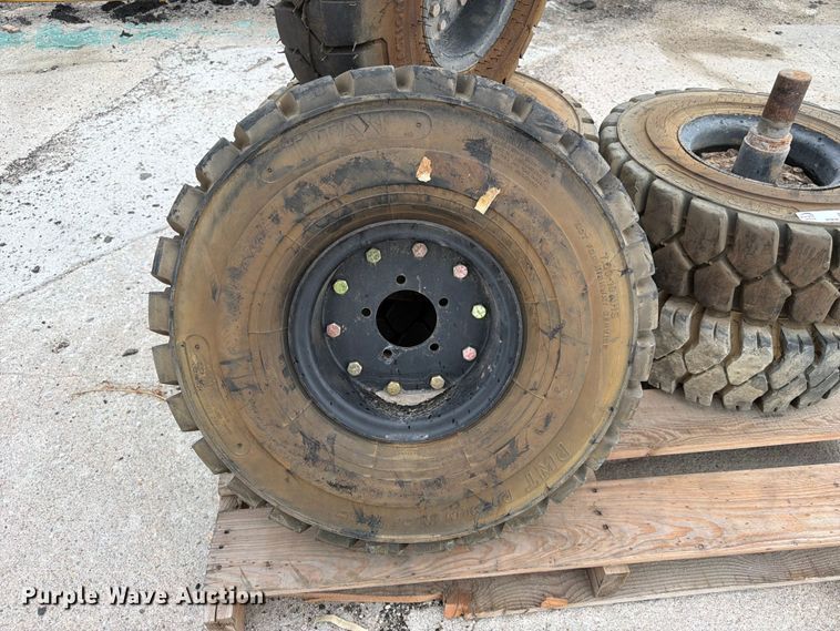 image for item ES6521 (6) tires and wheels