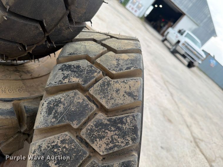 image for item ES6521 (6) tires and wheels