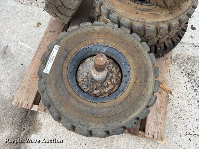 image for item ES6521 (6) tires and wheels