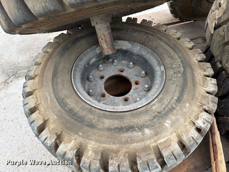 image for item ES6521 (6) tires and wheels