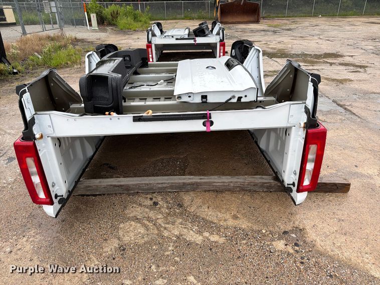 image for item ES6526 Pickup truck bed
