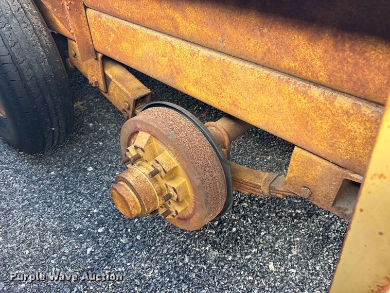 image for item ET0117 1983 Belshe T-2 equipment trailer