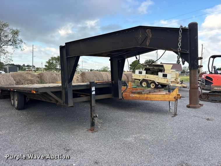 image for item ET0118 1996 Oklahoma Trailer Manufacturing 20'x8' Gooseneck Dovetail flatbed trailer