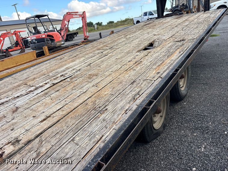 image for item ET0118 1996 Oklahoma Trailer Manufacturing 20'x8' Gooseneck Dovetail flatbed trailer