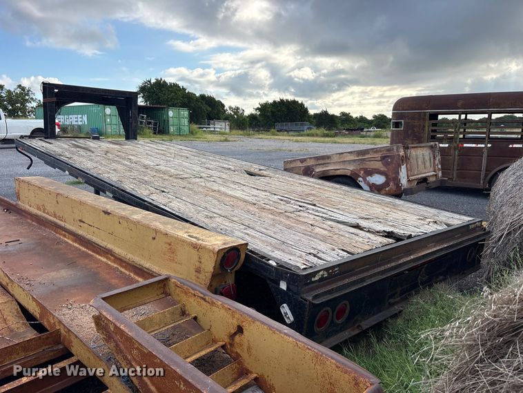 image for item ET0118 1996 Oklahoma Trailer Manufacturing 20'x8' Gooseneck Dovetail flatbed trailer