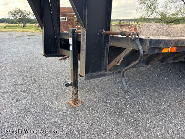image for item ET0118 1996 Oklahoma Trailer Manufacturing 20'x8' Gooseneck Dovetail flatbed trailer