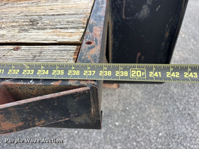 image for item ET0118 1996 Oklahoma Trailer Manufacturing 20'x8' Gooseneck Dovetail flatbed trailer
