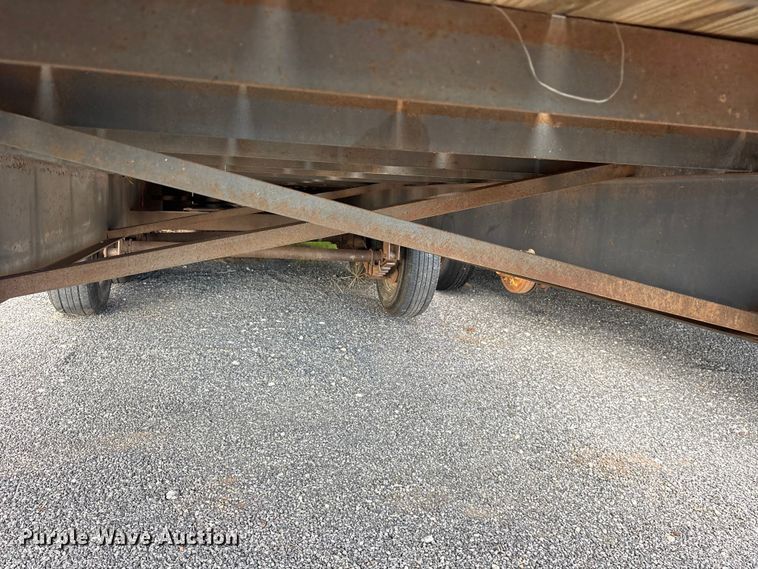 image for item ET0118 1996 Oklahoma Trailer Manufacturing 20'x8' Gooseneck Dovetail flatbed trailer