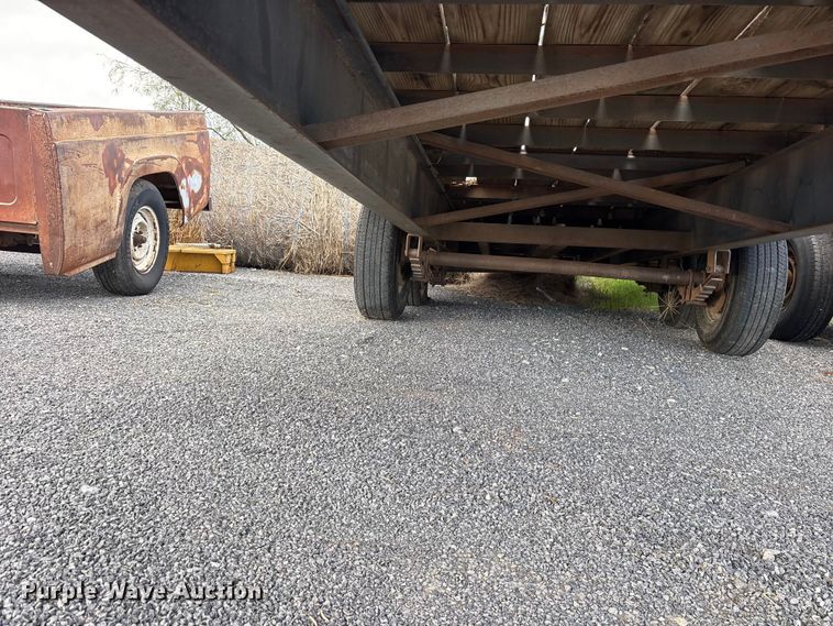 image for item ET0118 1996 Oklahoma Trailer Manufacturing 20'x8' Gooseneck Dovetail flatbed trailer