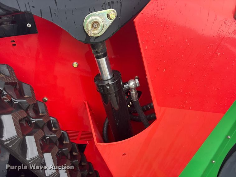 image for item ET0189 2024 Erie SCL850 compact utility loader