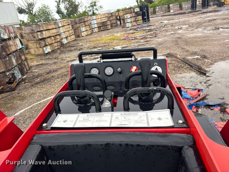 image for item ET0189 2024 Erie SCL850 compact utility loader