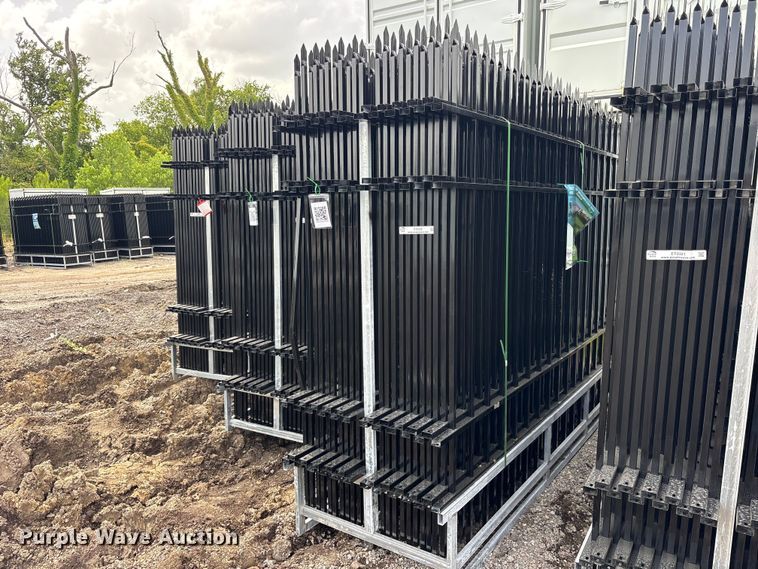 (22) Valley Pioneer F10 fence panels