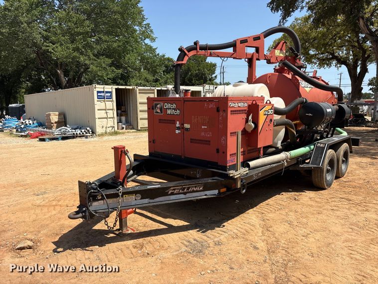 image for item ET0332 2016 Ditch Witch FX30 vacuum excavator