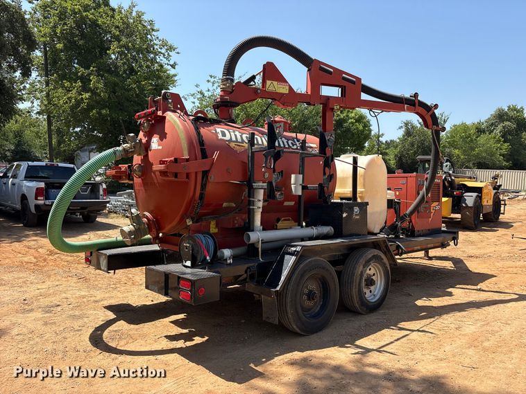 image for item ET0332 2016 Ditch Witch FX30 vacuum excavator