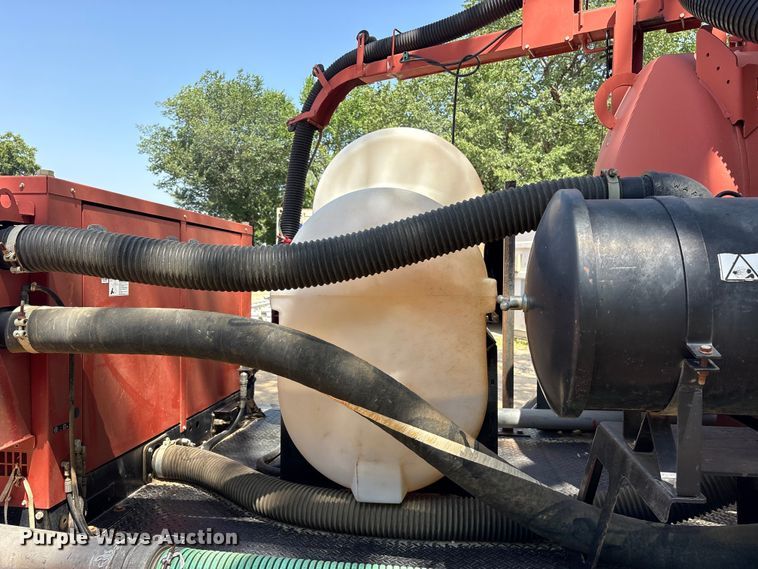 image for item ET0332 2016 Ditch Witch FX30 vacuum excavator