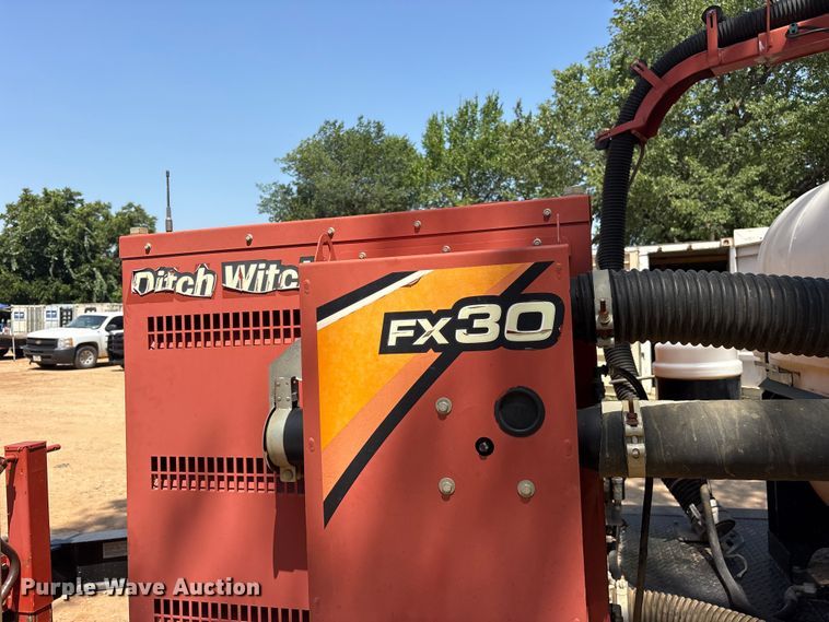 image for item ET0332 2016 Ditch Witch FX30 vacuum excavator