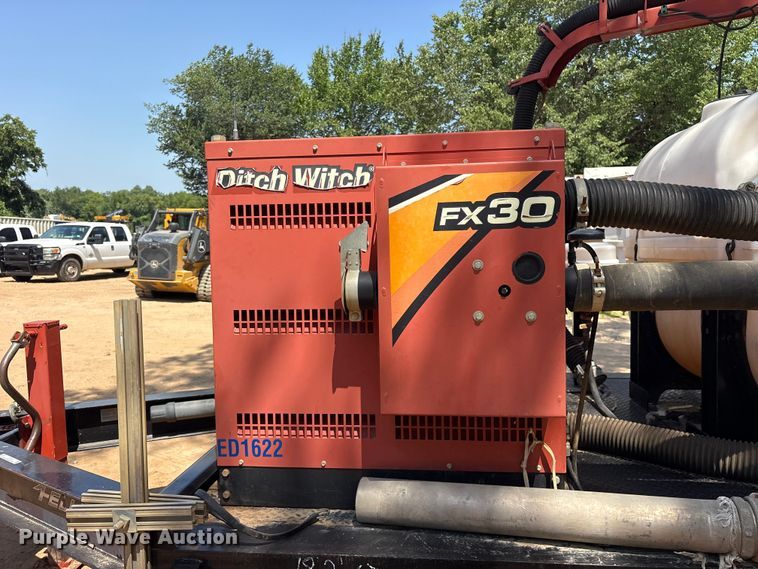 image for item ET0332 2016 Ditch Witch FX30 vacuum excavator