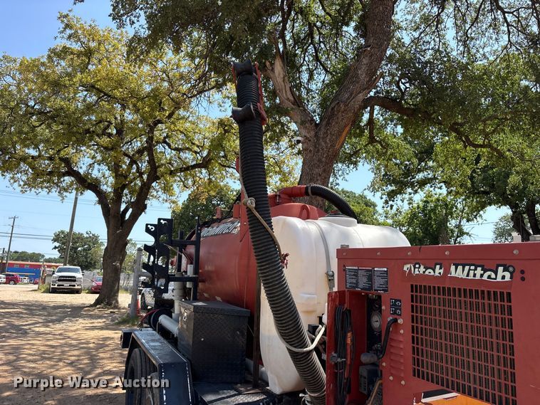 image for item ET0332 2016 Ditch Witch FX30 vacuum excavator
