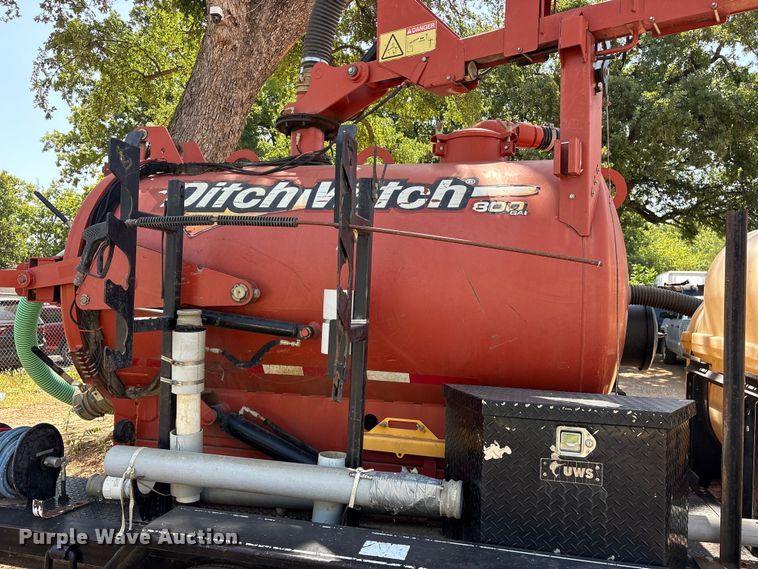 image for item ET0332 2016 Ditch Witch FX30 vacuum excavator