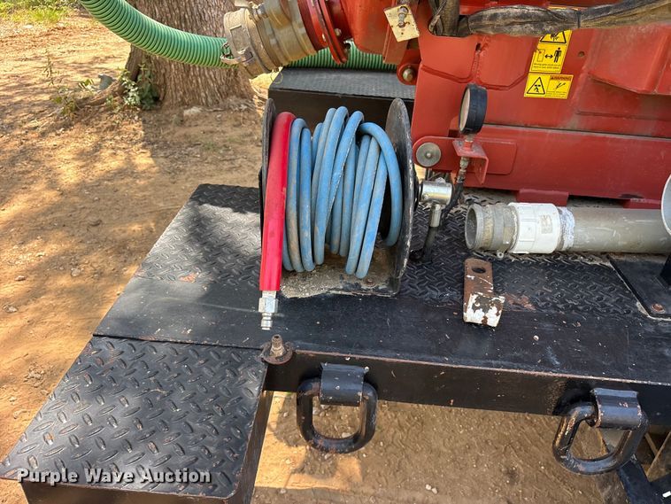 image for item ET0332 2016 Ditch Witch FX30 vacuum excavator