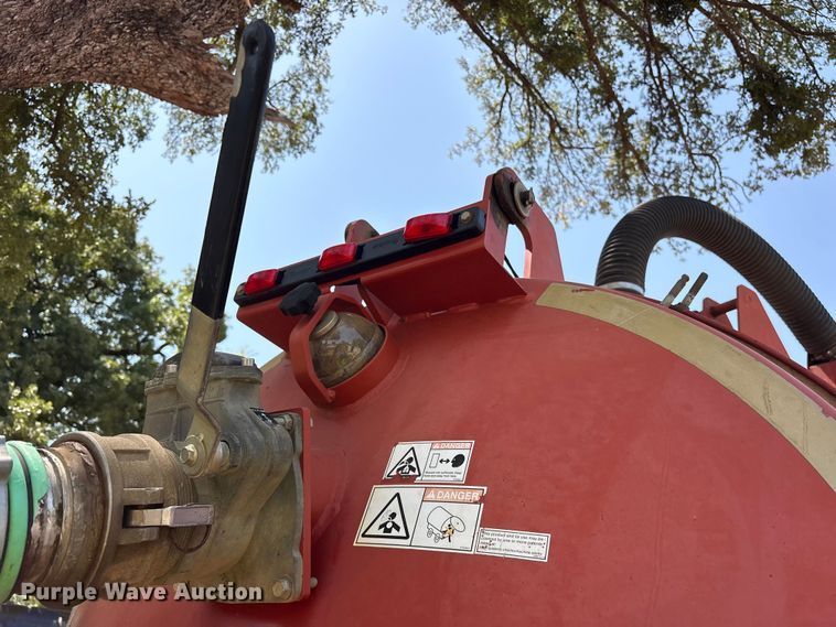 image for item ET0332 2016 Ditch Witch FX30 vacuum excavator