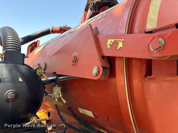 image for item ET0332 2016 Ditch Witch FX30 vacuum excavator