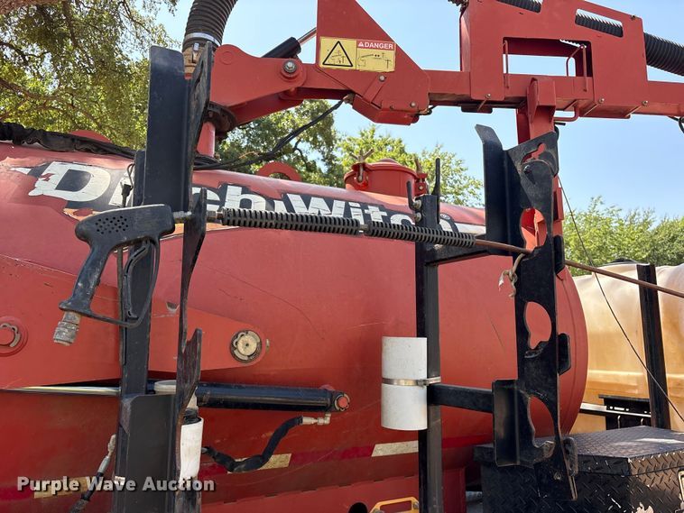 image for item ET0332 2016 Ditch Witch FX30 vacuum excavator