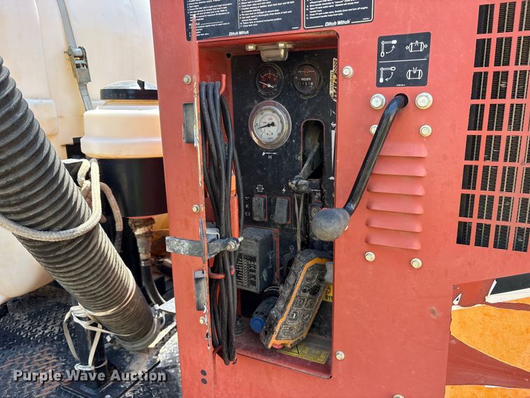 image for item ET0332 2016 Ditch Witch FX30 vacuum excavator