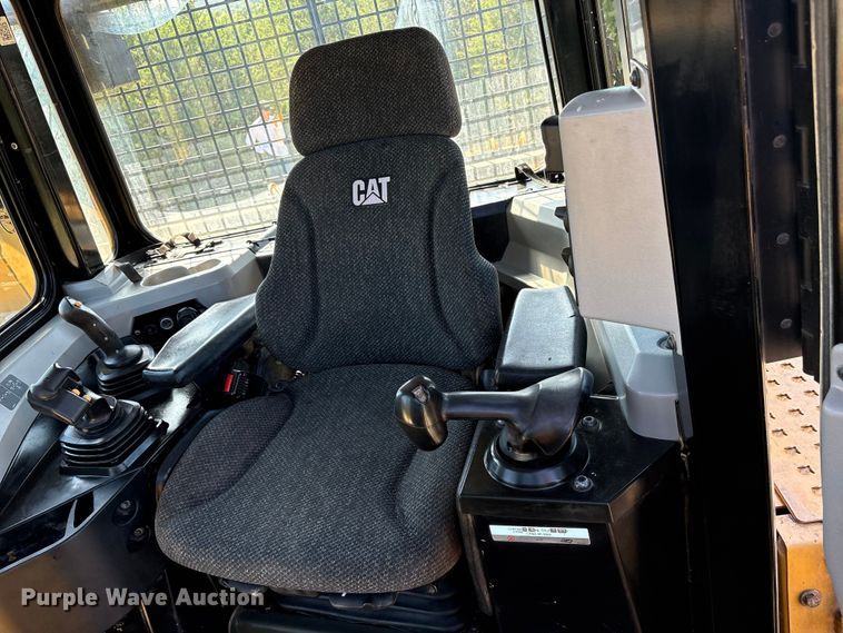 image for item ET0338 2019 Caterpillar D6T XL dozer