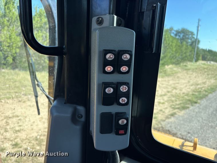 image for item ET0338 2019 Caterpillar D6T XL dozer