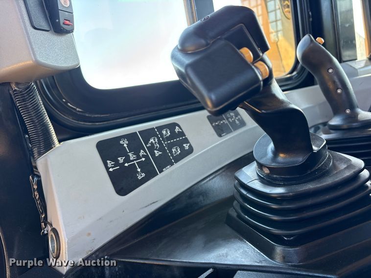 image for item ET0338 2019 Caterpillar D6T XL dozer