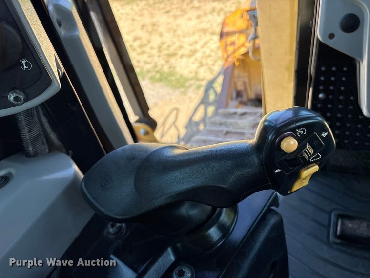 image for item ET0338 2019 Caterpillar D6T XL dozer