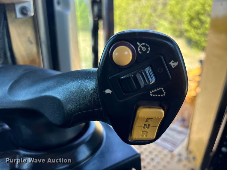 image for item ET0338 2019 Caterpillar D6T XL dozer