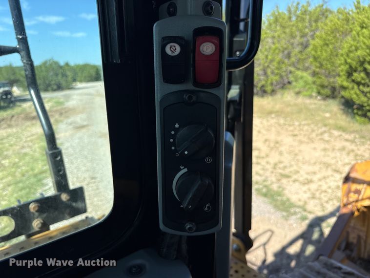 image for item ET0338 2019 Caterpillar D6T XL dozer