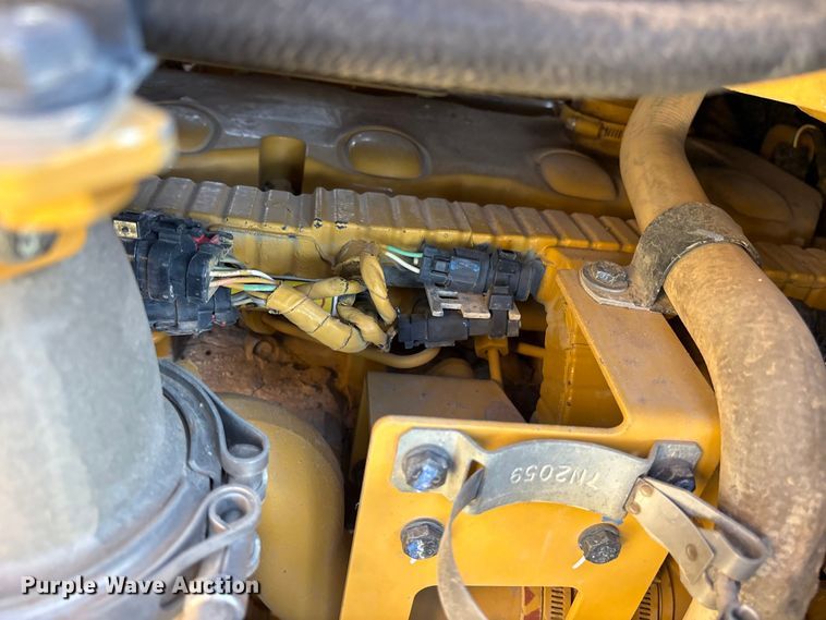 image for item ET0338 2019 Caterpillar D6T XL dozer