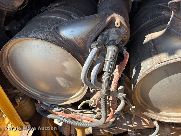 image for item ET0338 2019 Caterpillar D6T XL dozer
