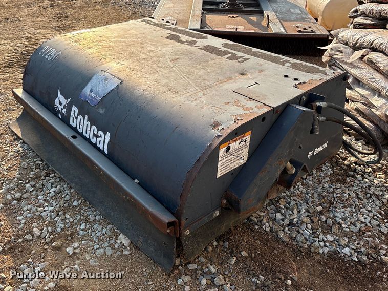 2011 Bobcat 60 Sweeper skid steer boom