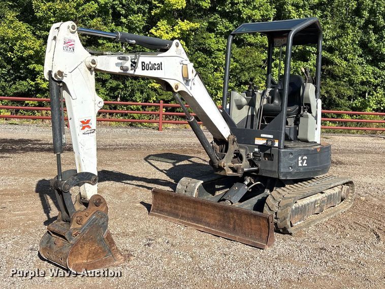 2016 Bobcat E26 mini excavator