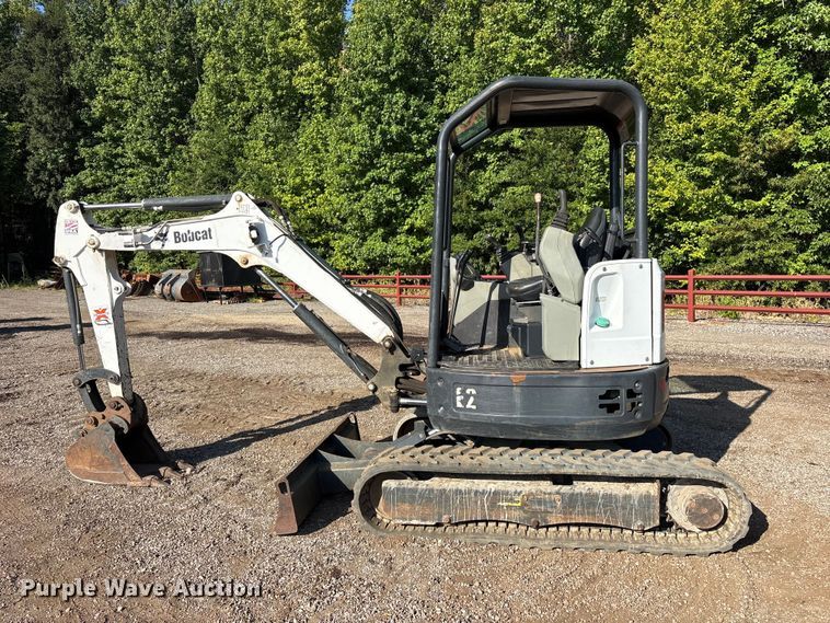 image for item ET0413 2016 Bobcat E26 mini excavator