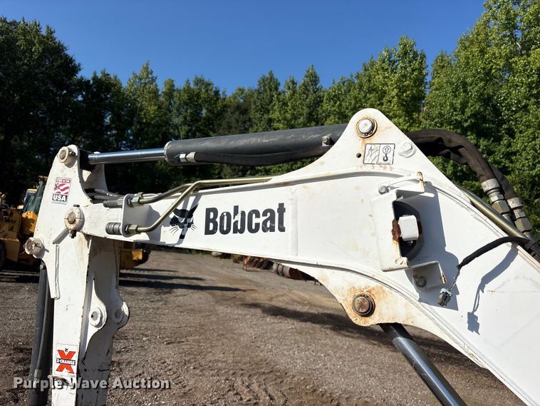 image for item ET0413 2016 Bobcat E26 mini excavator